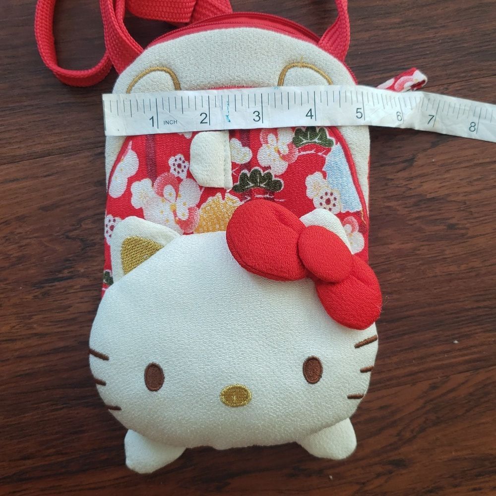 Hello Kitty Floral Red Cream Lunar New Year Crossbody - Picture 7 of 8